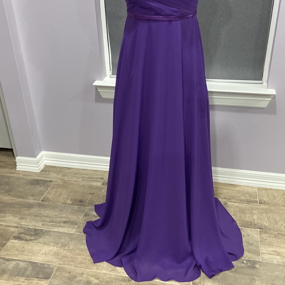 Night gown 💜 - Picture 3 of 10